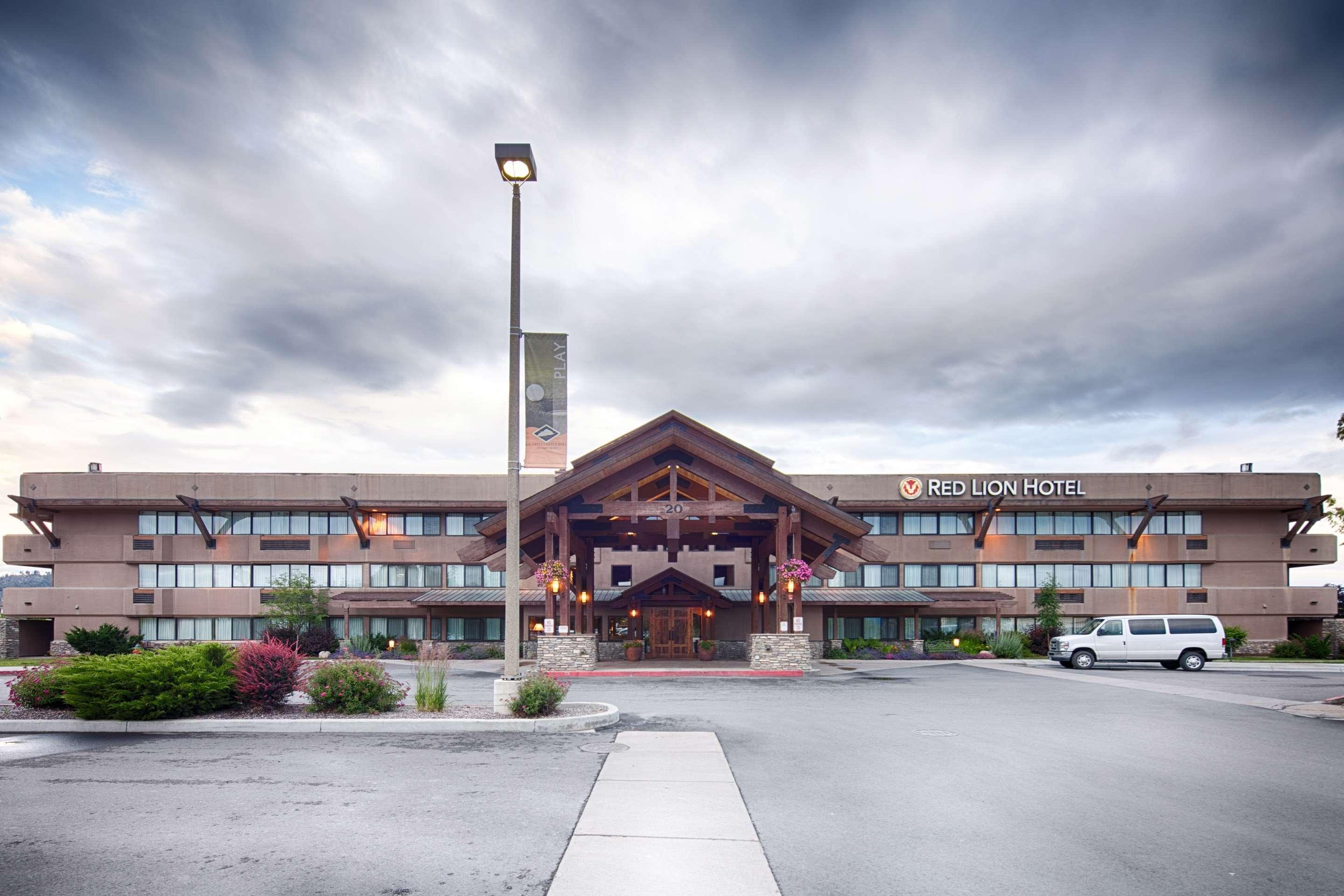 Red Lion Hotel Kalispell Exterior photo
